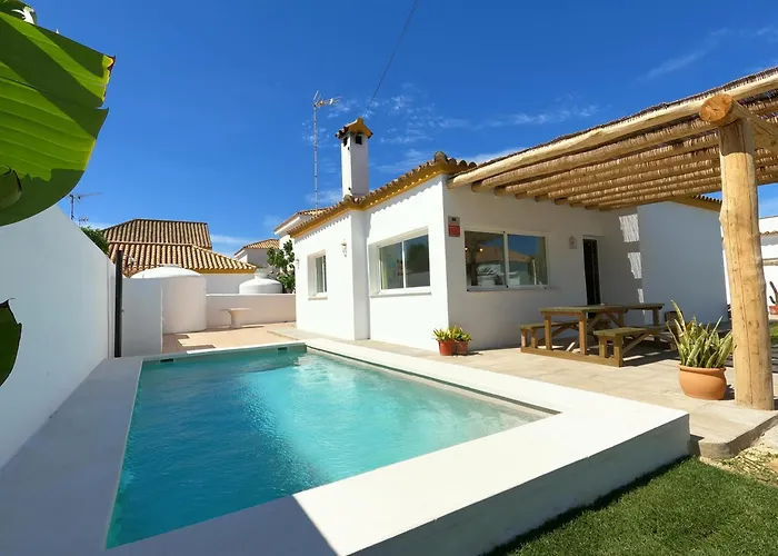 Preciosa Villa Independiente 100Metros Playa 10Personas, Free Parking, Fully Renovated Now