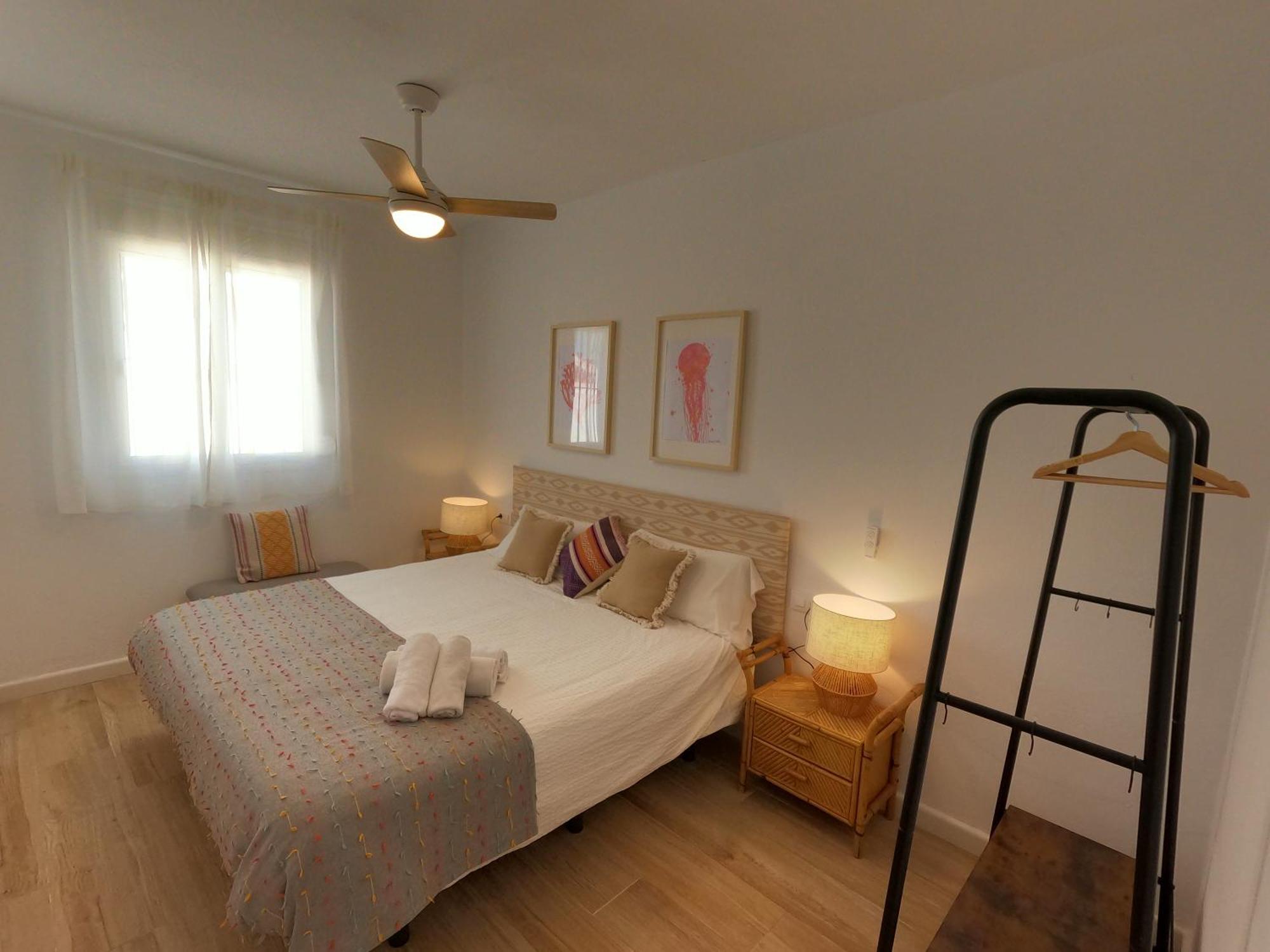 Preciosa Independiente 100metros Playa 10personas, Free Parking, Fully Renovated Now Holiday home