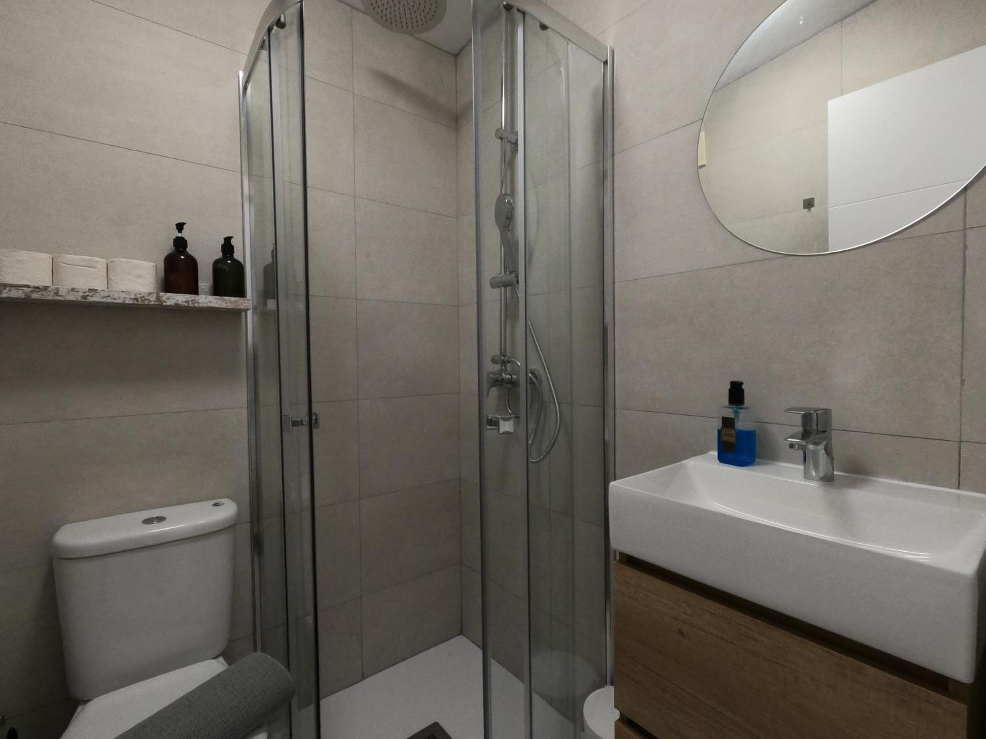 Preciosa Independiente 100metros Playa 10personas, Free Parking, Fully Renovated Now Holiday home *